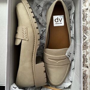 Dolce Vita Women's Tan Loafers